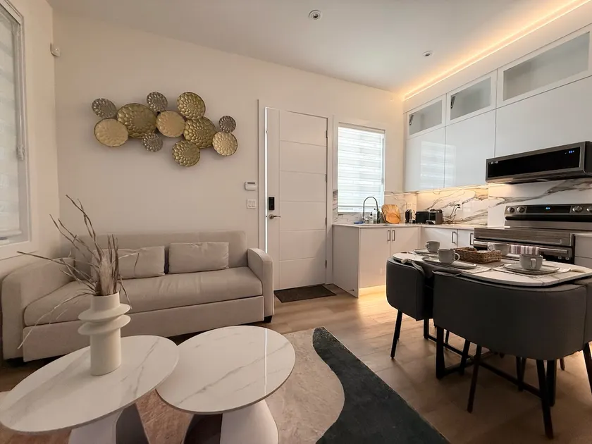 Étoile。2 BR 2 BATH • 10% Return Guest Discount - Image 1