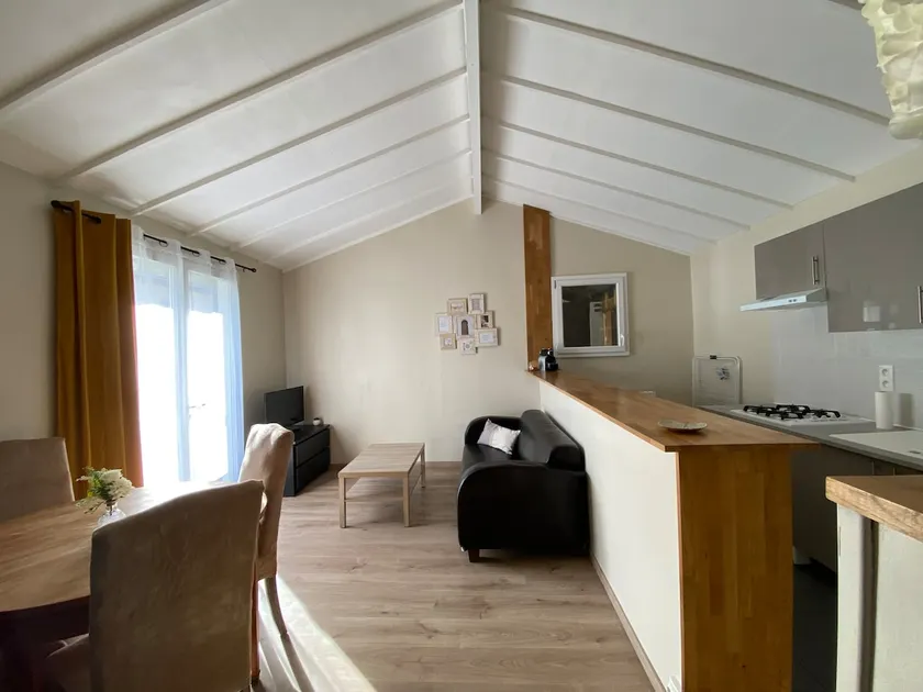Small house in the Loire Valley - Image 1