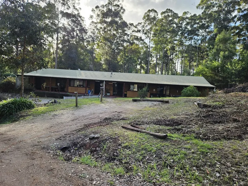 Pemberton Cottages Blue Wren - Image 1