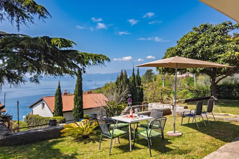 The Wave - Apt With Seaview and Garden - Image 1