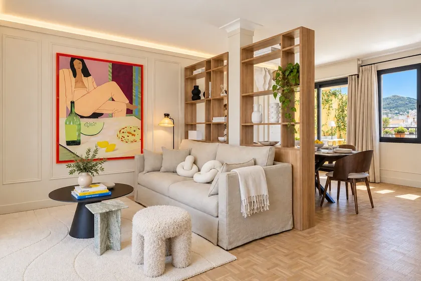 Luxurious penthouse, 2 bedroom suites, 3 spacious terraces, gorgeous views of mountains and sea, - Image 1