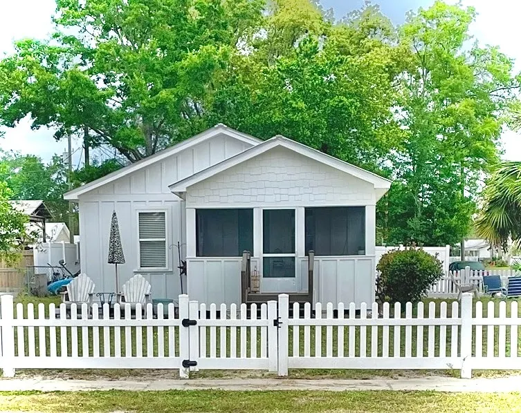 High Tide - A Coastal Cottage - Image 1