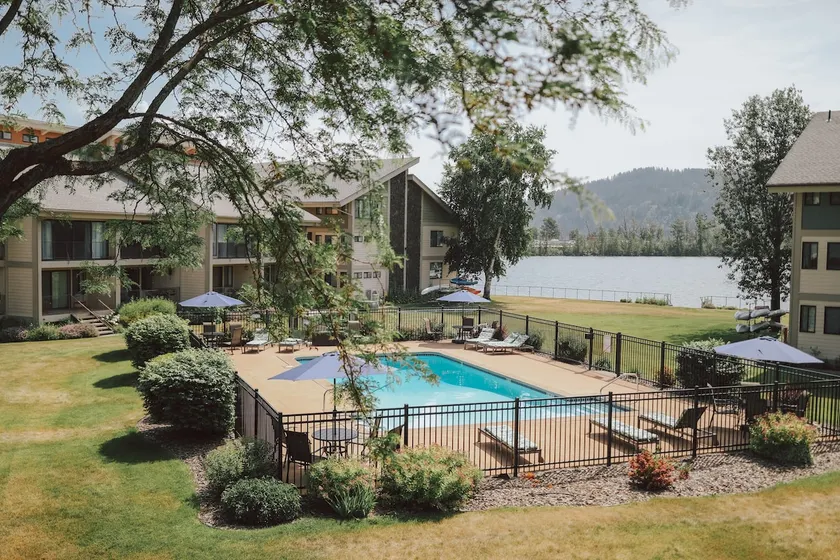 Large Lakeside Condo - Pool, Boat Slip and More! - Image 1