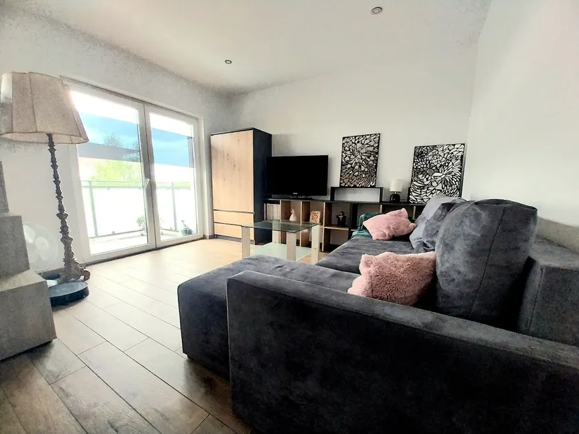 Magical Mirrors Studio Apartment - Image 1