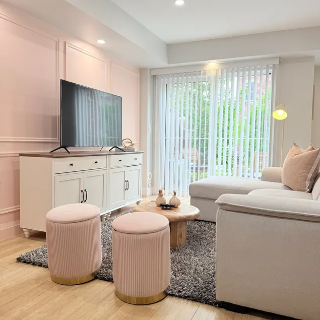 Oakville Chic 2BR – Near Shops & Parks - Image 1