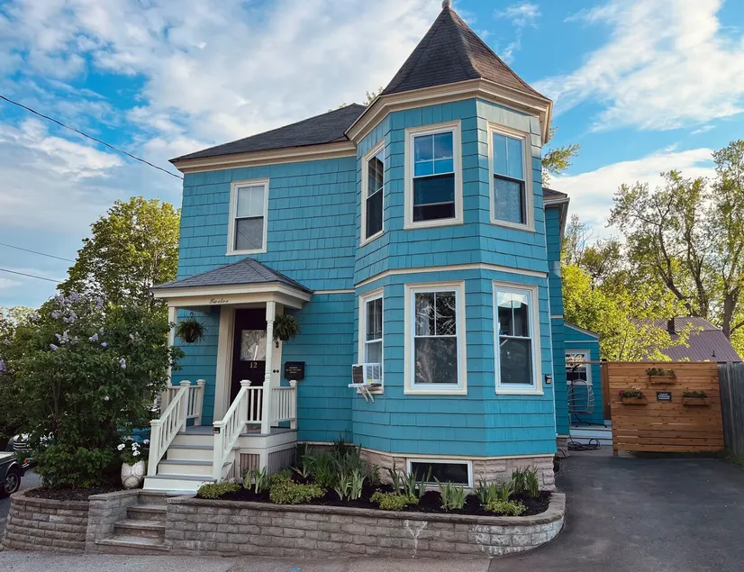 Charming Victorian Getaway With Private Patio - Image 1