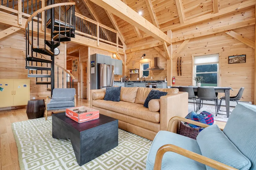 Pet-Friendly Modern Timber Frame with Views - Image 1