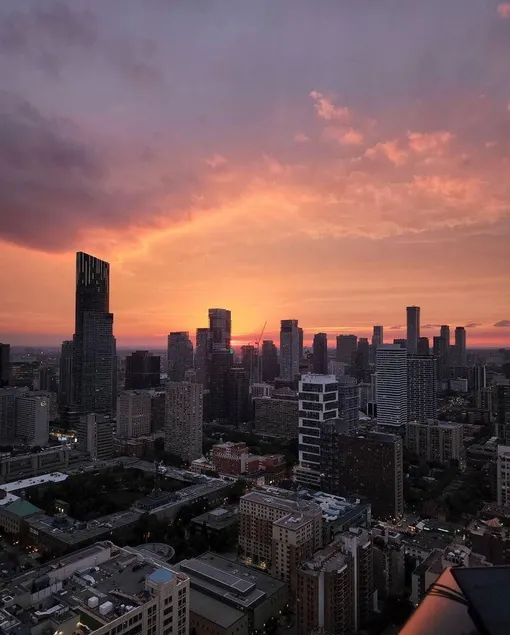 Penthouse in heart of Downtown - Newly Renovated! - Image 1