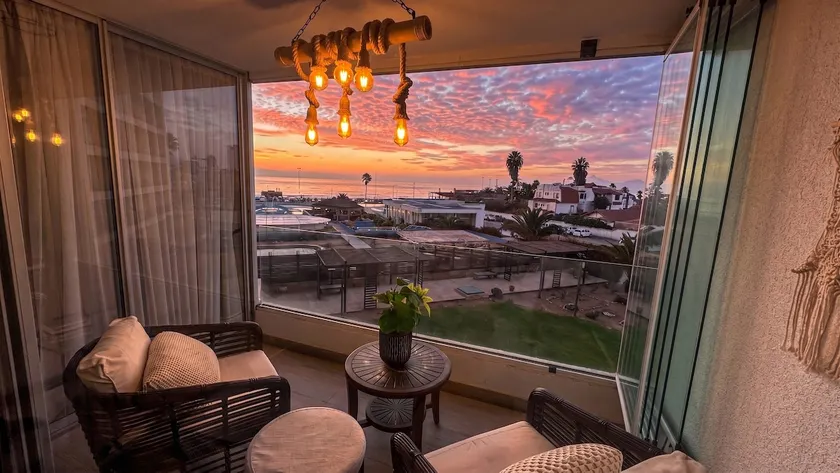 Luxurious Oceanfront Apartment, heated pool, gym - Image 1