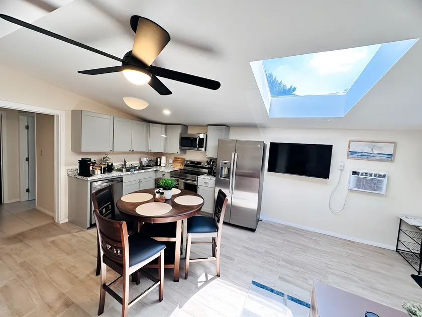 Lake Murray 3BR Retreat with AC and Skylight - Image 1