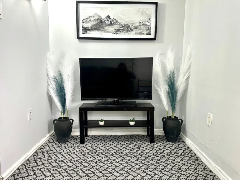 The Toronto Nest | with Parking - Image 1