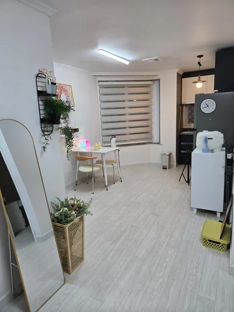 Yeongildae JJ1 House, 30-Second Walk to Ilchul Beach, Yeongildae Space, Located Between Skywalk and NetPL, Pets Allowed - Image 1