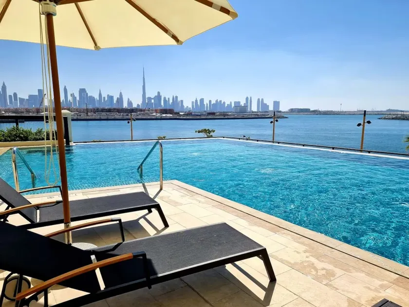 La Mer 1BR Ocean View 4 Pax - Image 1