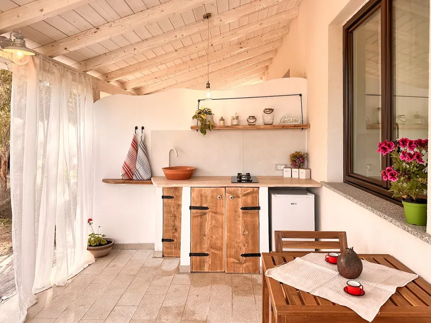 Bentosu, bungalow with pool - Image 1