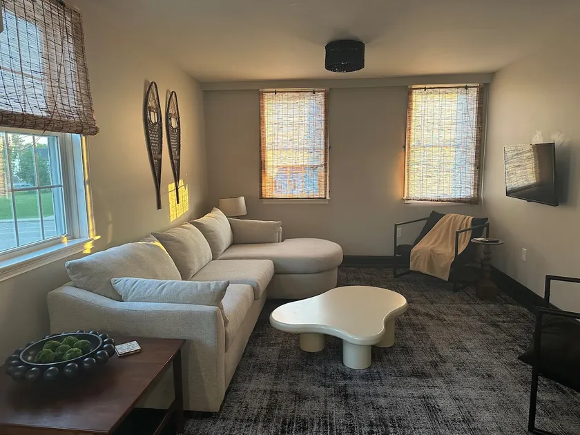 Historic Modern Apartment - Image 1
