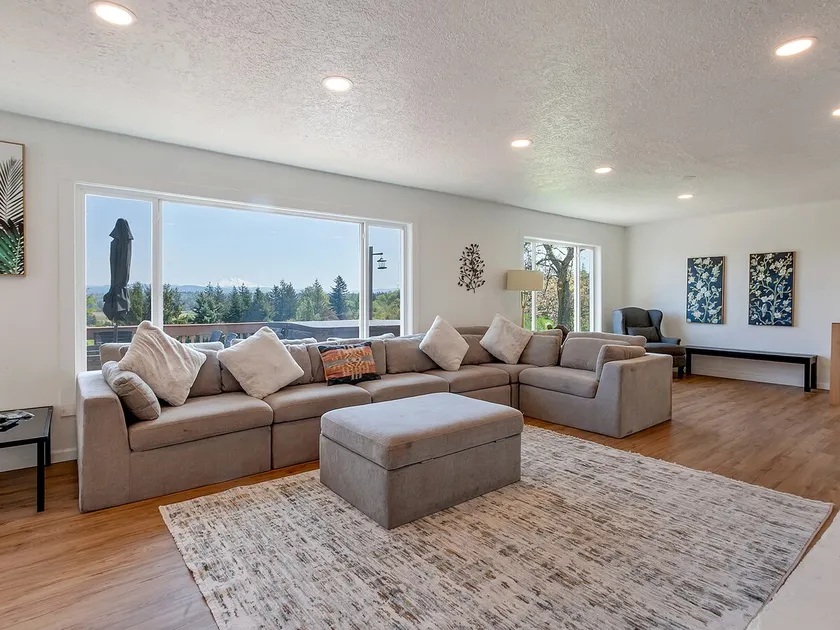 Family Estate w/ Views | Hot Tub + Guesthouse - Image 1