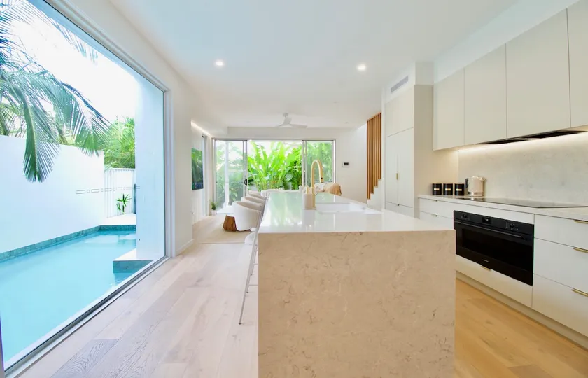 Luxury Beach Escape with Rooftop & Heated Pool - Image 1