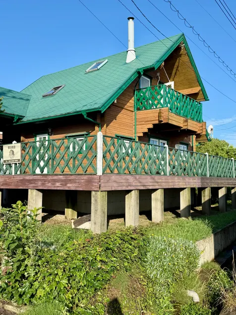 6 minutes by car to Izumo Taisha Shrine! A log house full of the warmth of wood that can be rented by 4-5 people - Image 1