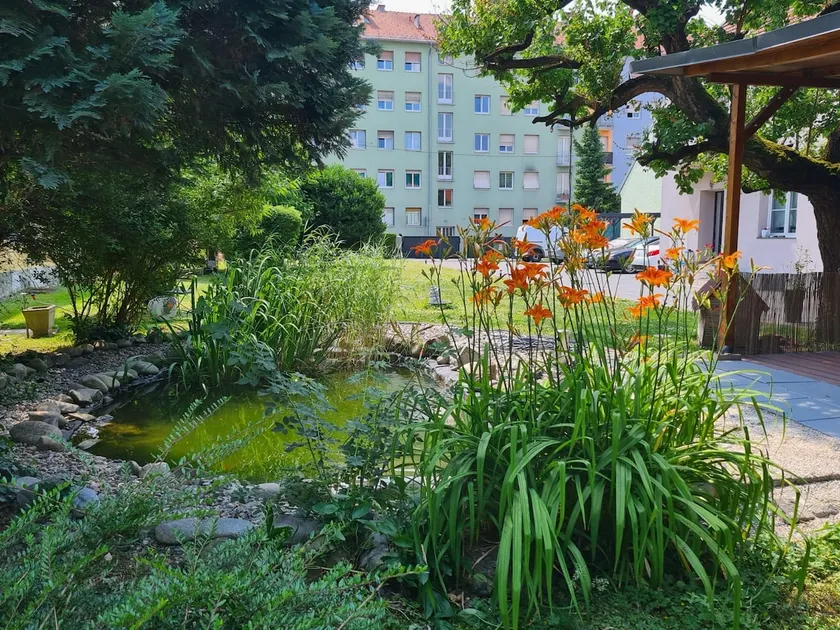 Idyllic Prestige Garden Apartment - Image 1