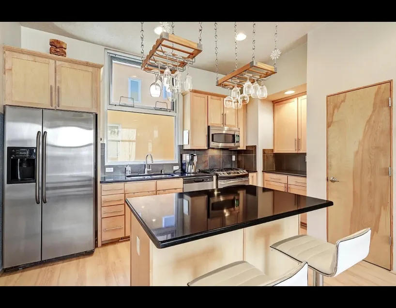Silver Lofts - Image 1