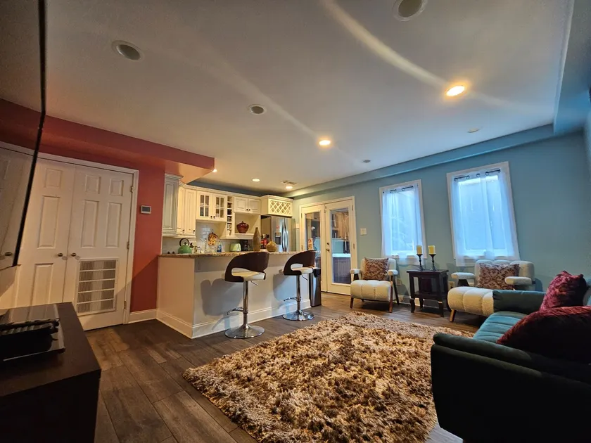 Private Jacuzzi Retreat At Piedmont Park. - Image 1