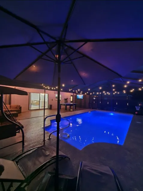 Luxury getaway, Heated Pool, Weeki Wachee - Image 1