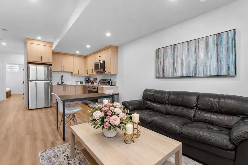 2BR Suite | Free Parking | U of C & C-Train - Image 1