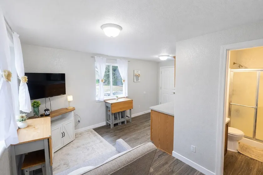 Small Farm Cottage - Image 1
