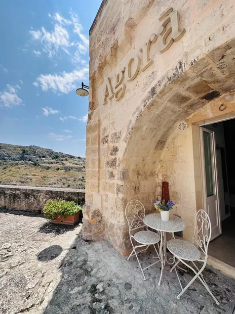 Agorà in grotta - Image 1