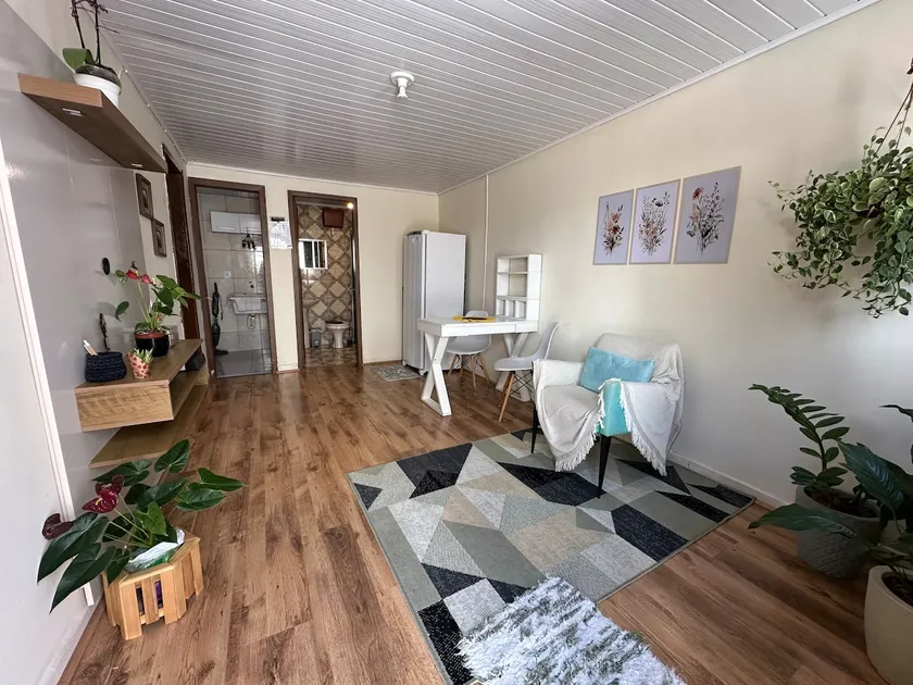 Cozy Studio Apartment near the Airport - Image 1