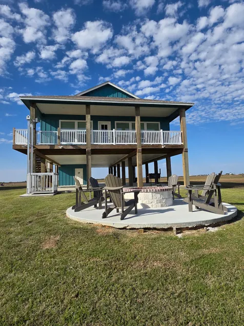 'Forever5o' A Bayfront Retreat - Image 1