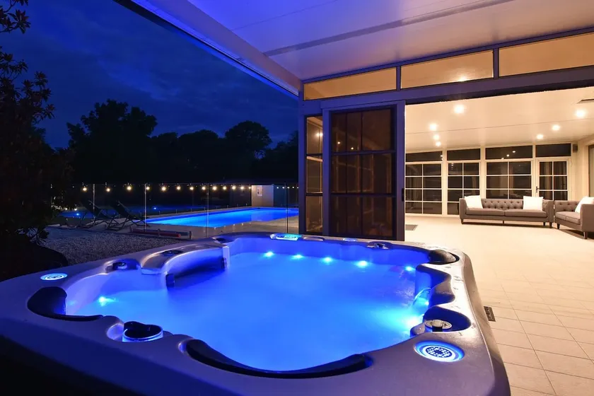Luxury Estate Hunter Manor Minutes to Wineries - Image 1