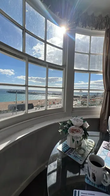 Seaview Regency Apartment With Private Parking - Image 1