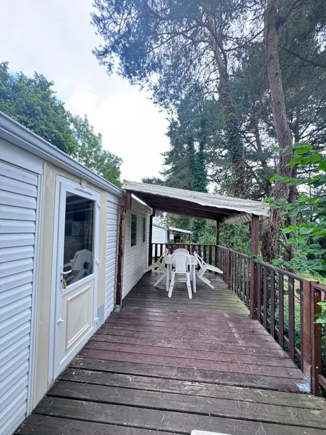 4-seater bungalow with covered terrace - Image 1