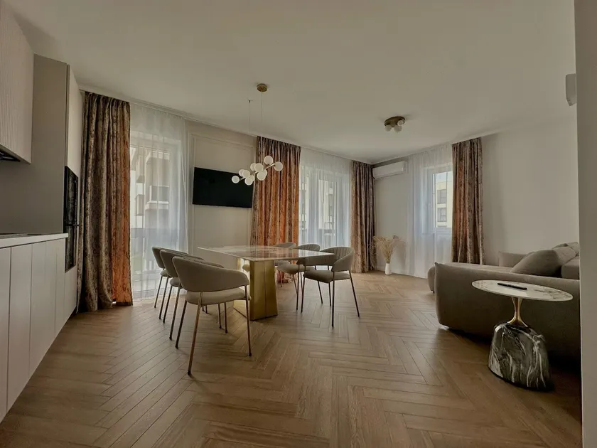Panoramic Apartment Oradea 6 - Image 1