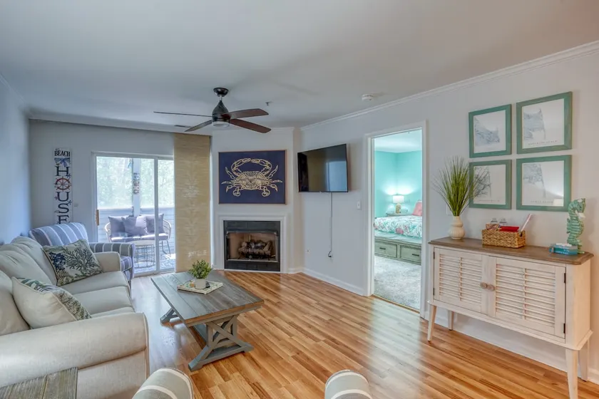 Coastal condo: 2B/2BA Reho/Dewey - Image 1