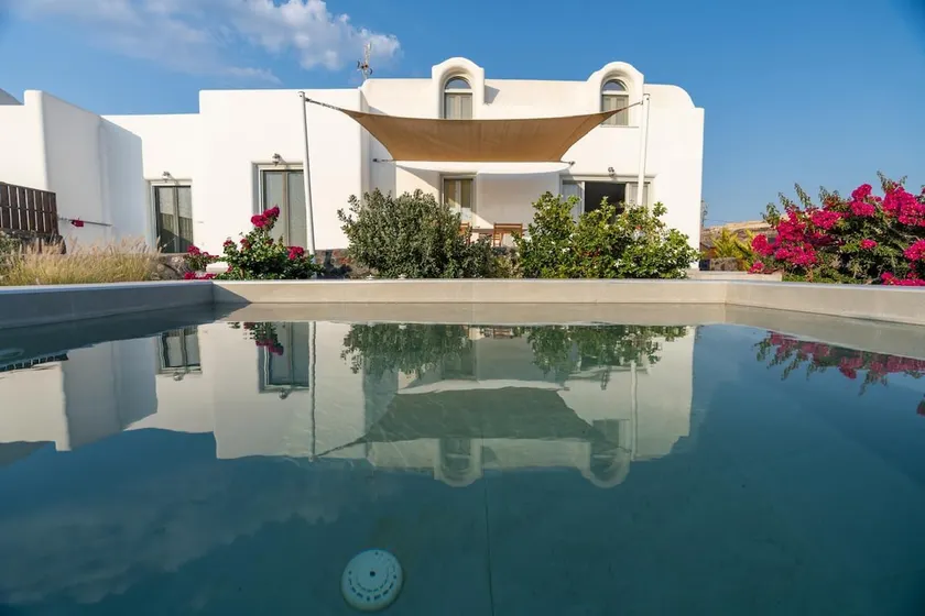 Avra Suite with Sunset View & Hot Tub - Image 1