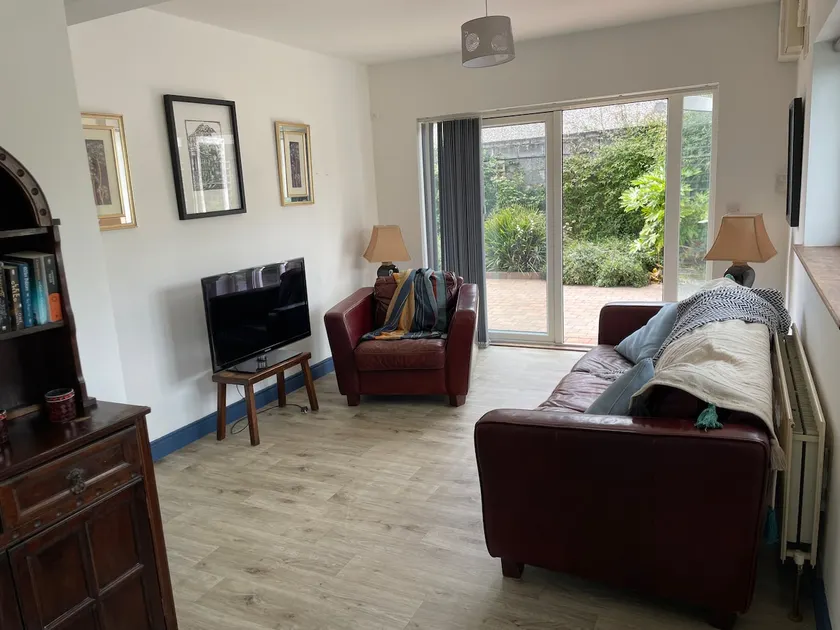 Apartment close to town - Image 1