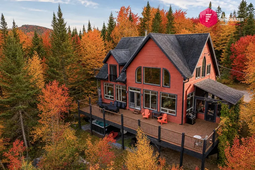 Stoneham Waterfront Retreat With Sauna and Spa - Image 1