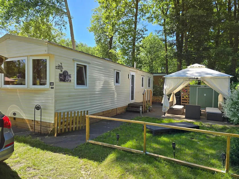 Large mobile home on 5* camping pool family dog - Image 1