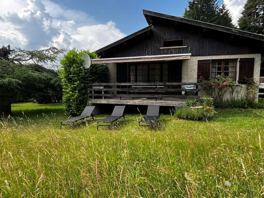 Chalet on the Edge - Image 1