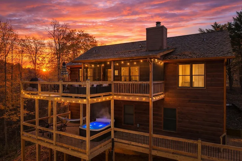 DECKS/3mins to REC/8mins to WINE/Hot Tub - Image 1