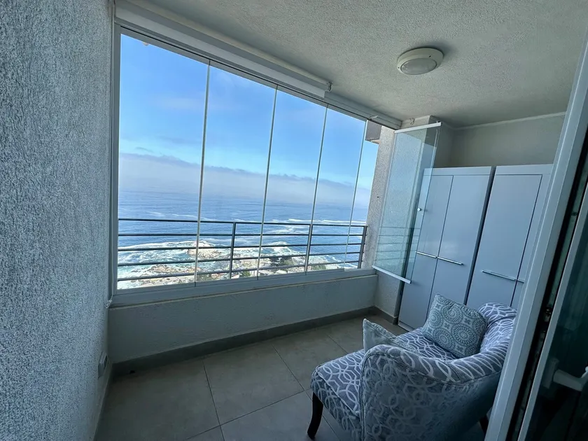 Exclusive and new oceanfront apartment - Image 1