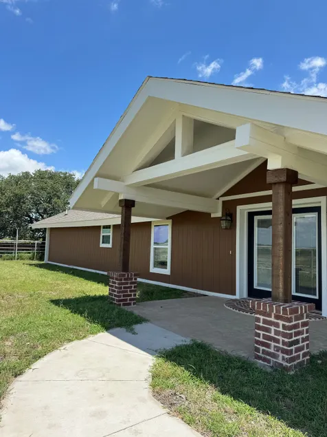 Located in Rice Tx - Image 1