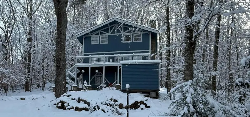 Spring Sale - Sleeps 18. NEW Hot Tub and Sauna - Image 1