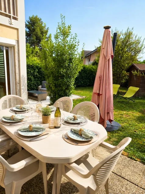 Le Jardin du Port | 2-Bedroom • Garden • Lake within walking distance - Image 1