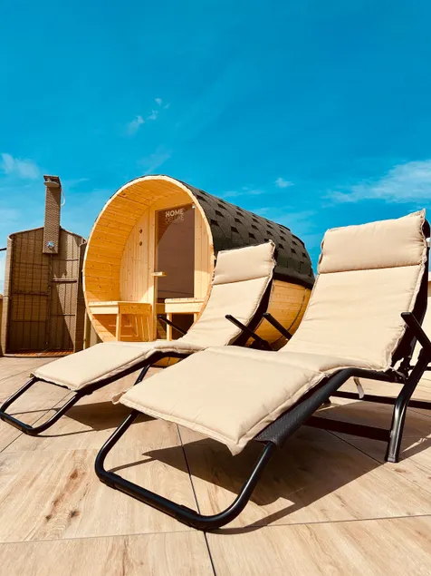 Penthouse with rooftop terrace, sauna & distant view - Image 1