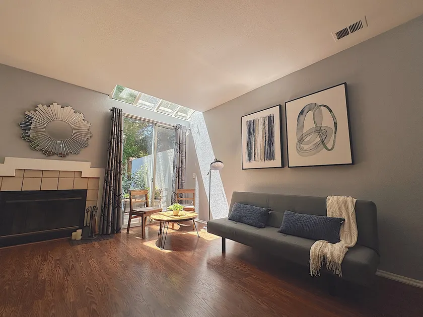 Bright & Clean 2BR Near Everything - Image 1