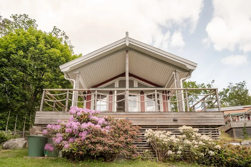 Rural luxury with sea views - Image 1