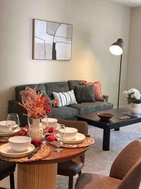 Heart of Pasadena cozy Retreat W/ Pool Gym Parking - Image 1